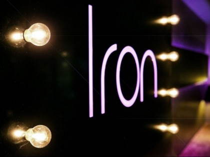 照片: IRON 